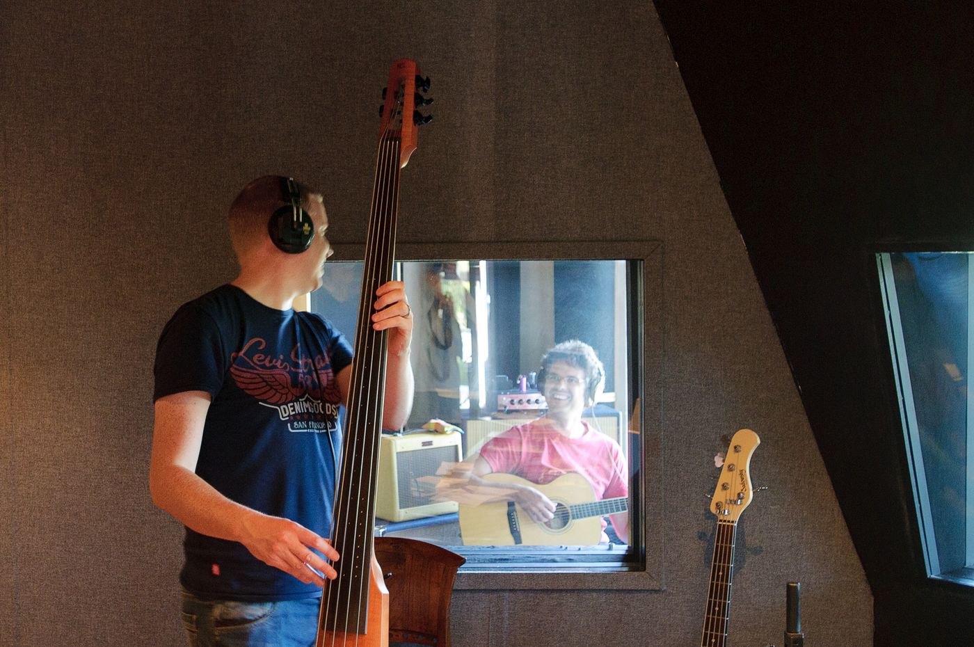 Mark Prentice on bass — photo 4