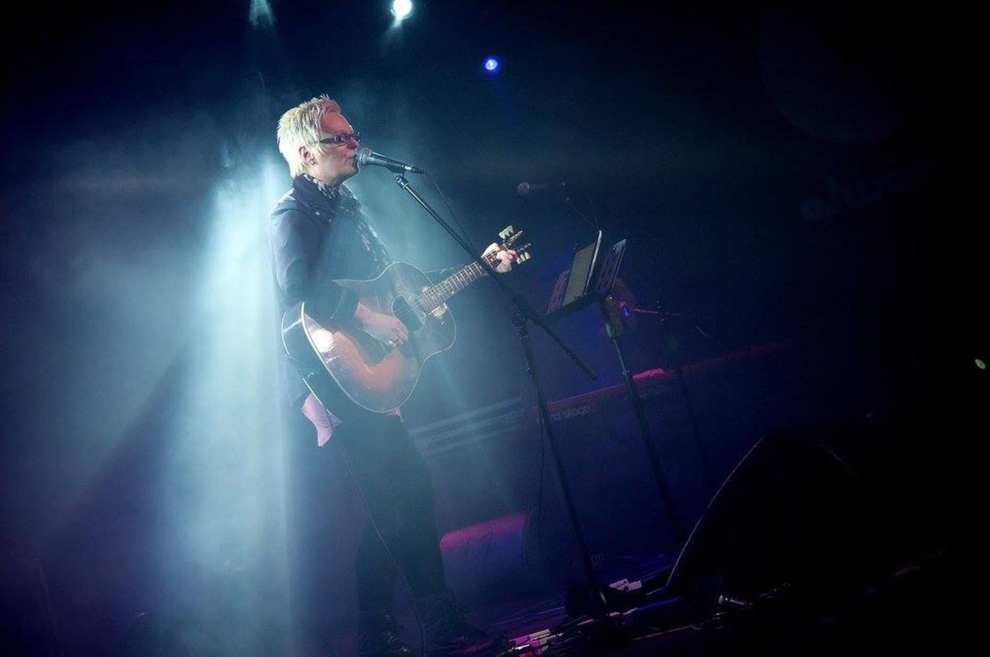 Mark Prentice on bass — photo 49
